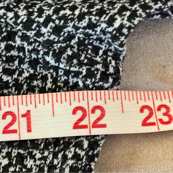 ANNE KLEIN.Black & White Dress.V-Neck.Ruched on left side,w/buckle.Long … - Picture 10 of 11